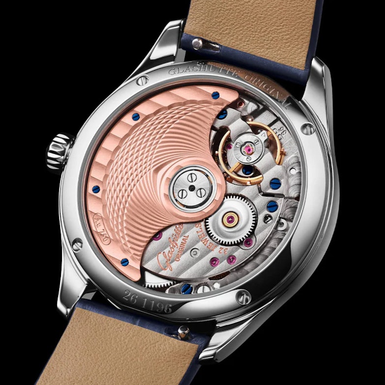 Neuheiten 2024 - Bildgalerie Glashütte Original Lady Serenade Glasboden mit rotgoldenem Rotor