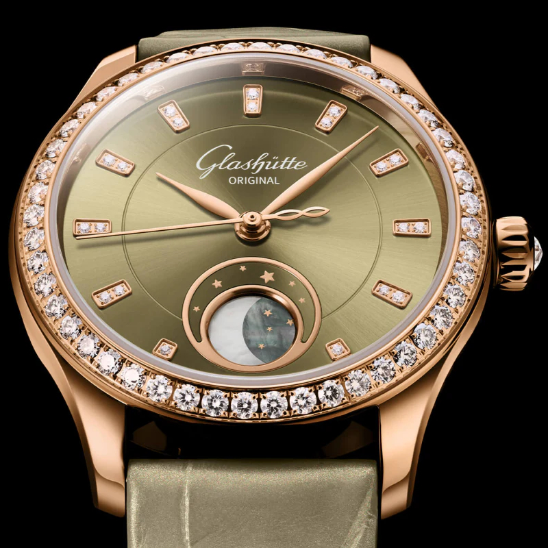 Neuheiten 2024 - Bildgalerie Glashütte Original Lady Serenade mit grünem Zifferblatt und grünem Lederarmband