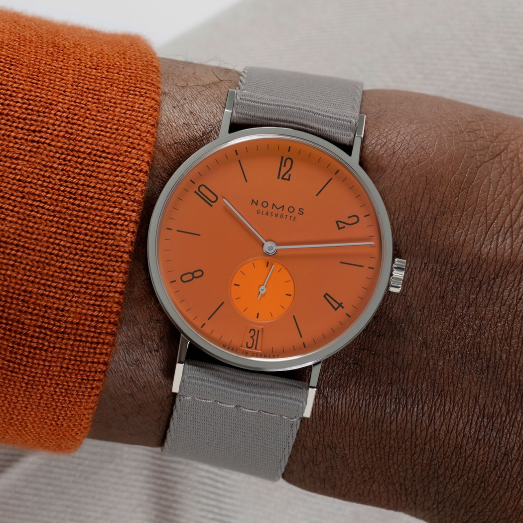 Nomos Tangente 38 Datum - Poporange
