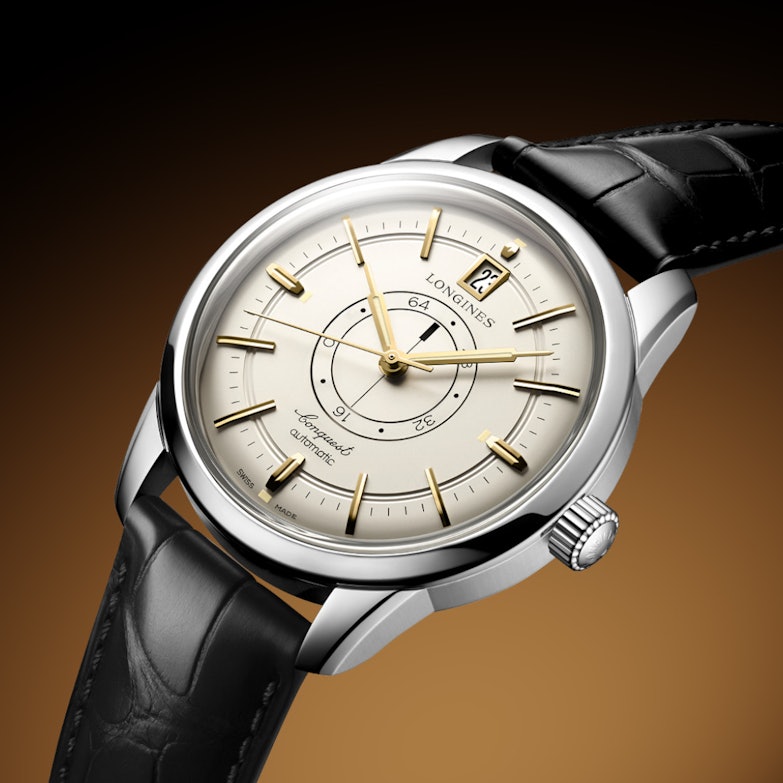 Longines Conquest Heritage Central Power Reserve mit beigem Zifferblatt und schwarzem Lederband