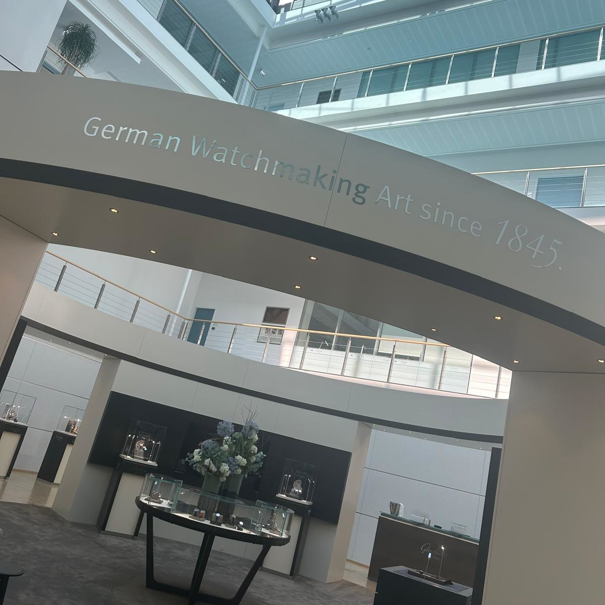 Eintritt in die gläserne Manufaktur