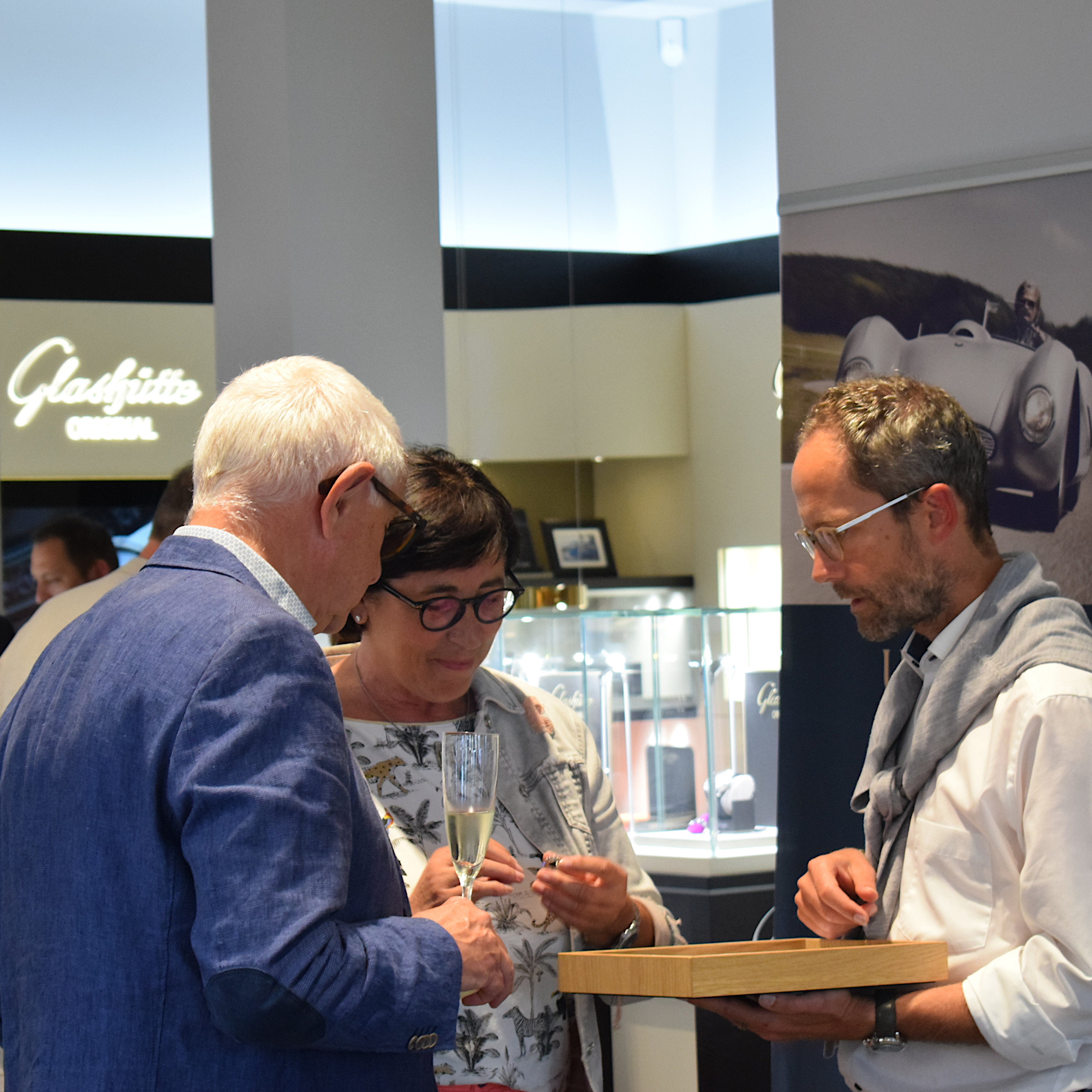 Carsten Schmidt-Kippig und Gäste in der Lounge