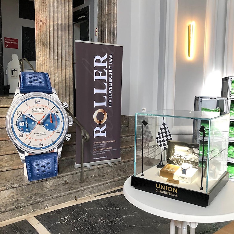 Newsbeitrag Sachsen Classic 2024 - Tag 1 Akkreditierung und aufgebauter Union Glashütte Uhrentisch