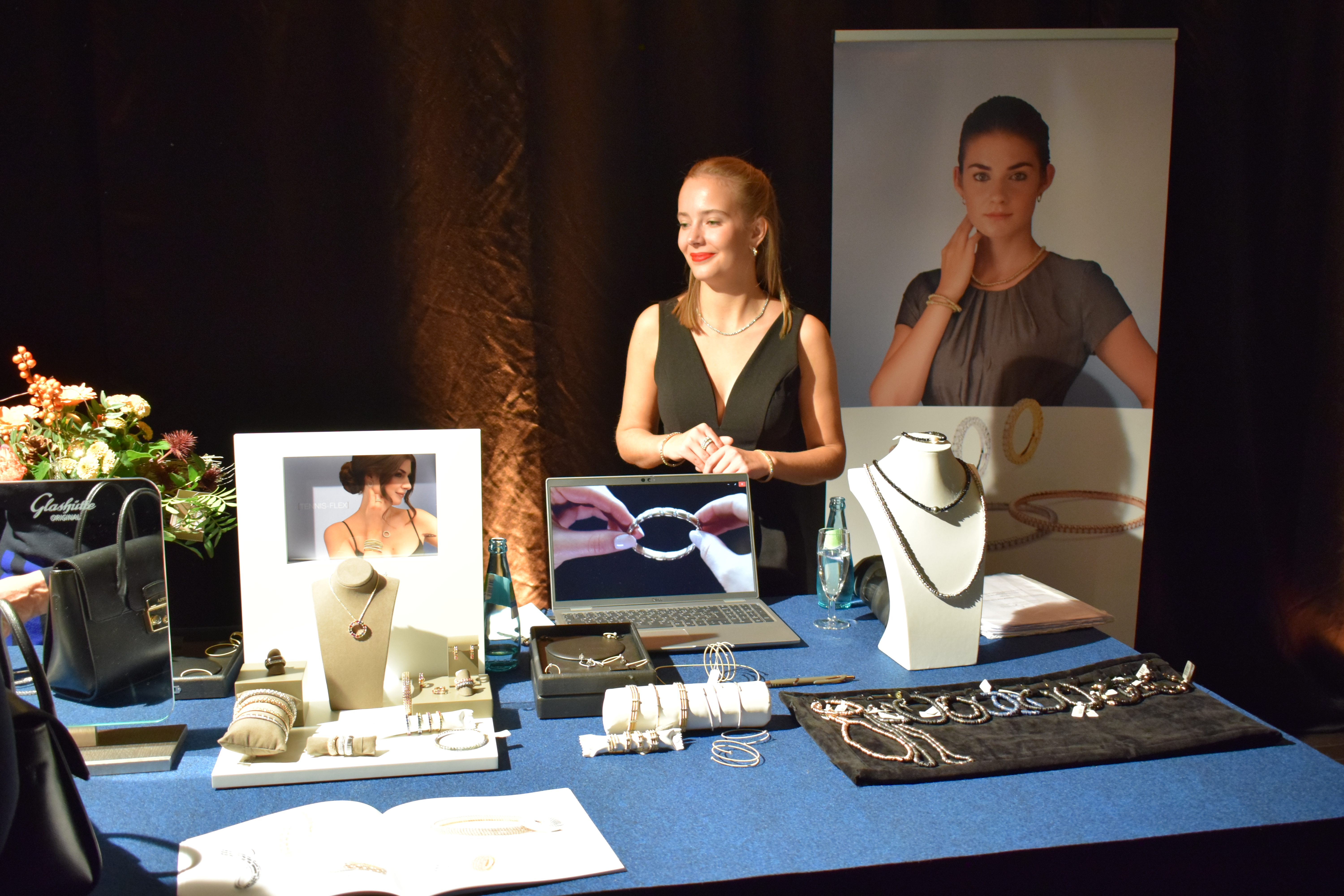 Eventstand Silhouette Schmuck Rendezvous unter Sternen