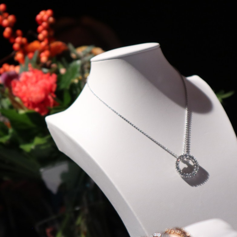 Silhouette Schmuck RUS