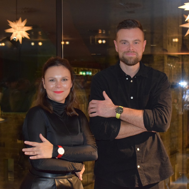 Tänzerin und Tänzer der Happy Legs