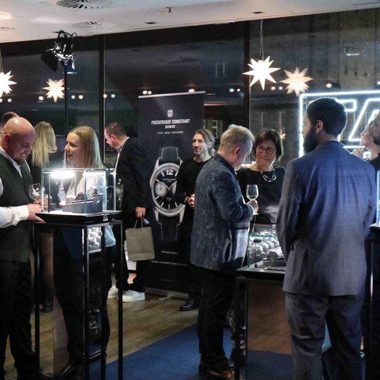 Gäste beim Juwelier Roller Event Rendezvous unter Sternen