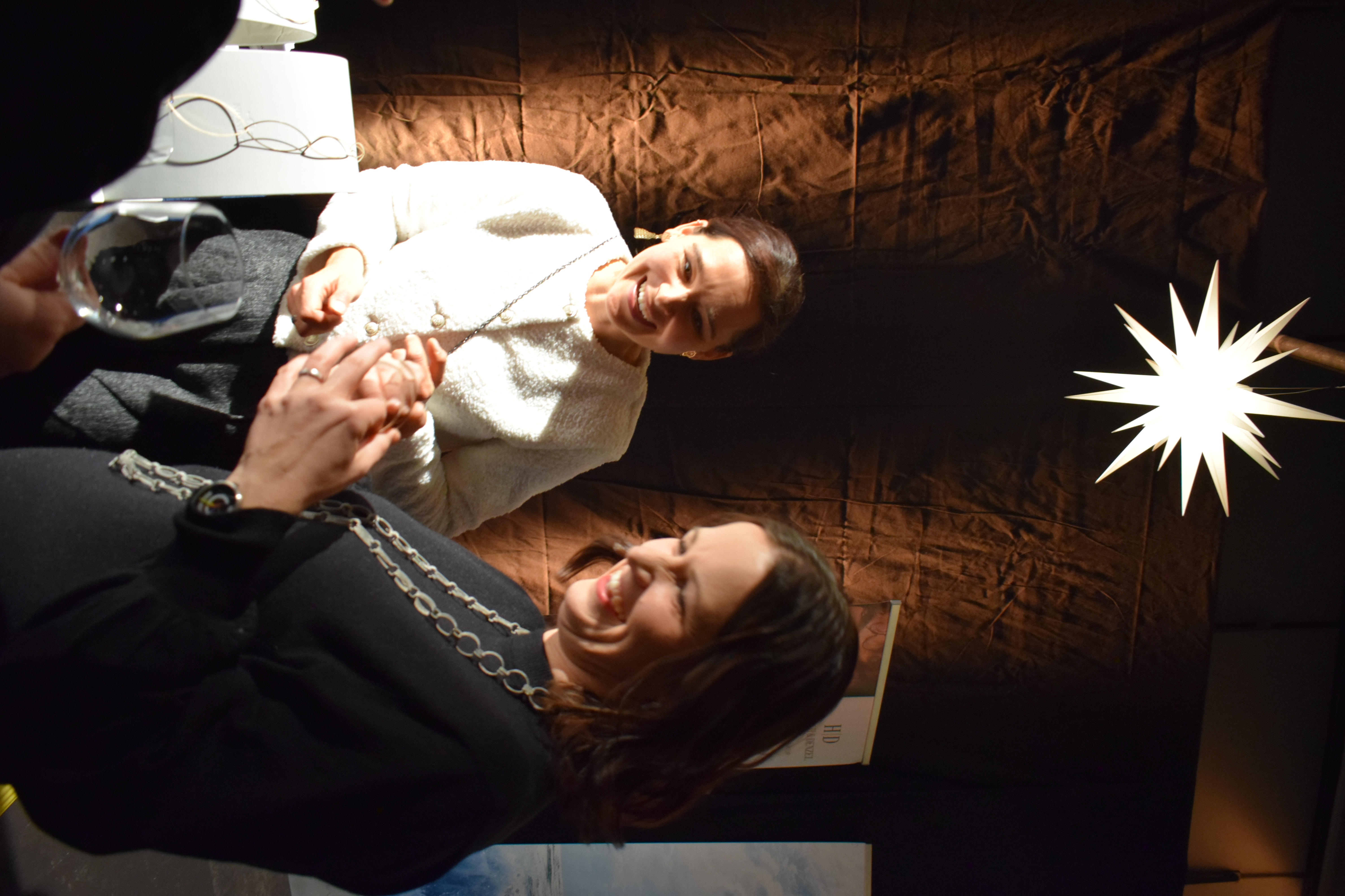 Austausch über neue Kollektionen und raffinierte Schmuckstücke