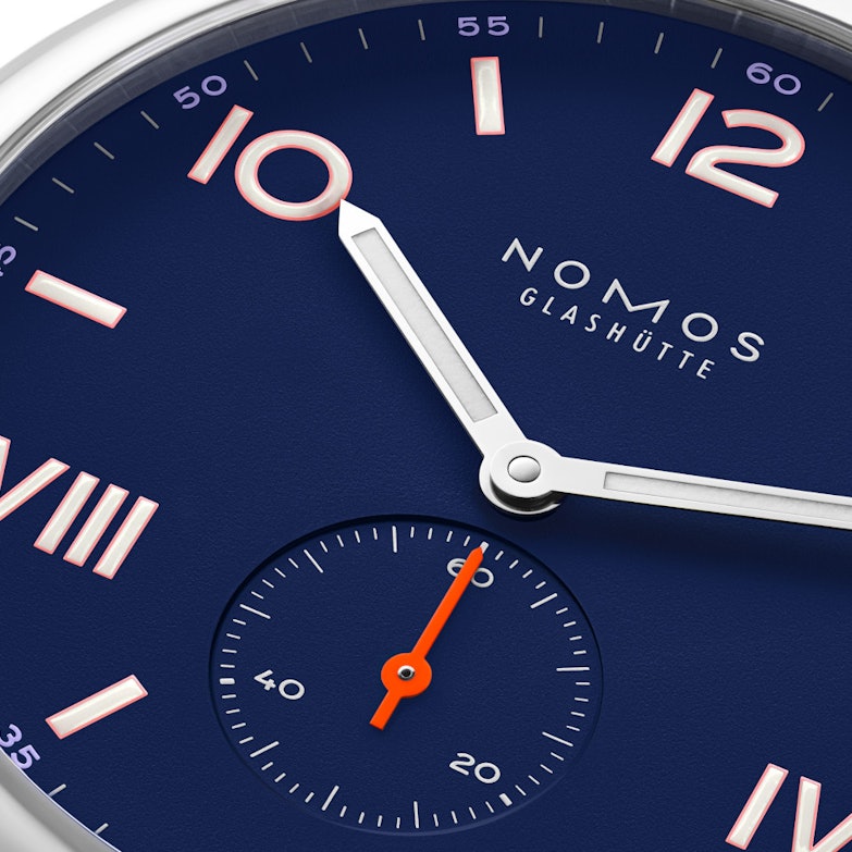 NOMOS Glashütte Club Campus 38 Nightsky Handaufzug Zifferblatt