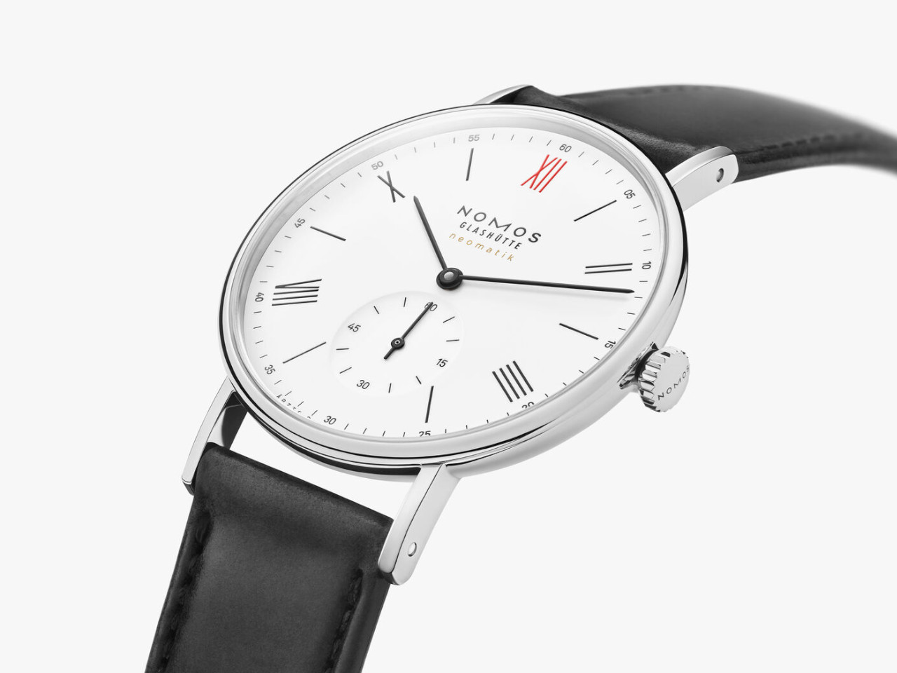 NOMOS Glashütte Ludwig 39 Neomatik "Ärzte ohne Grenzen" Ansicht