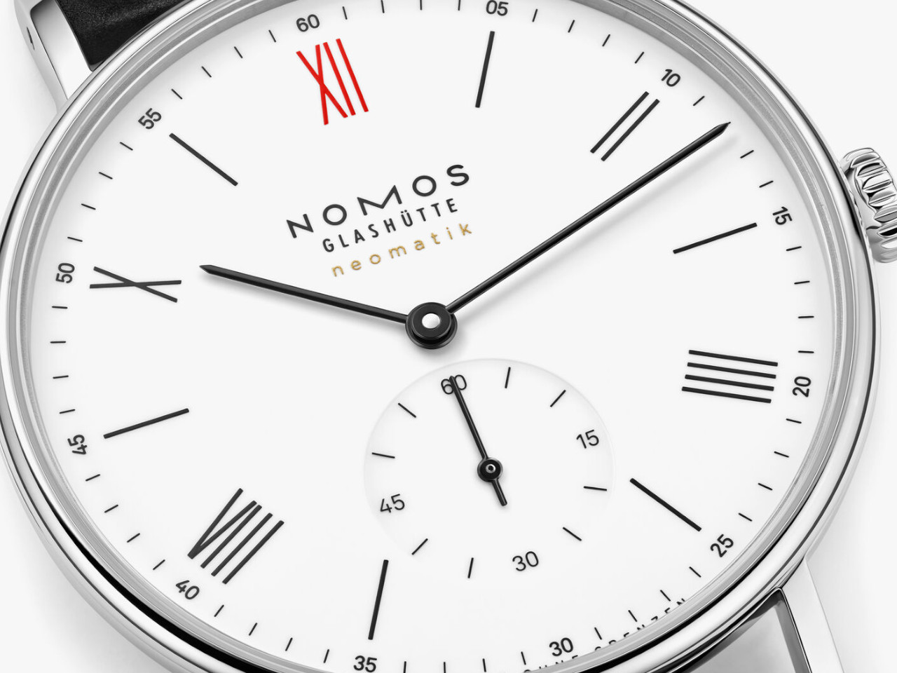 NOMOS Glashütte Ludwig 39 Neomatik "Ärzte ohne Grenzen" Zifferblatt