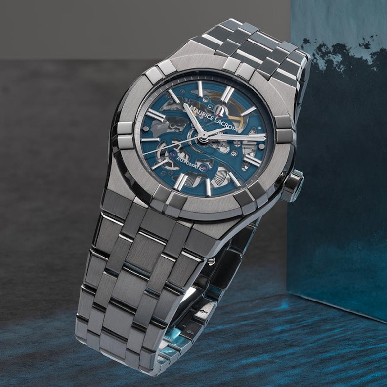 Maurice Lacroix Aikon Skeleton Automatik Edelstahl 39mm skelettiertes ZIfferblatt Metallband Ansicht