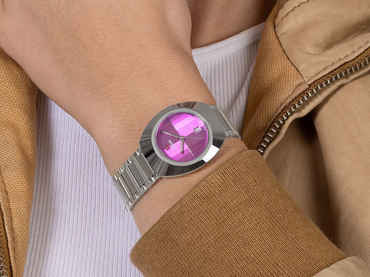 Rado DiaStar Original Automatik Ceramos 38mm lilanes Zifferblatt Metallband getragen