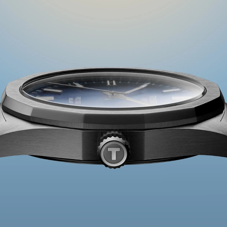 Tissot PRC100 Solar Quarz Edelstahl 39mm blaues Zifferblatt Metallband Seitenansicht