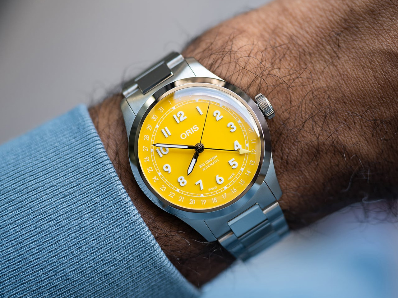 Oris Big Crown Pointer Date Automatik Edelstahl 40mm gelbes Zifferblatt Metallband