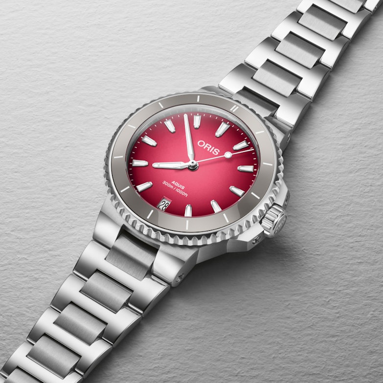 Oris Aquis Date Taste of Summer Automatik Edelstahl 36,5mm pinkes Zifferblatt Metallband