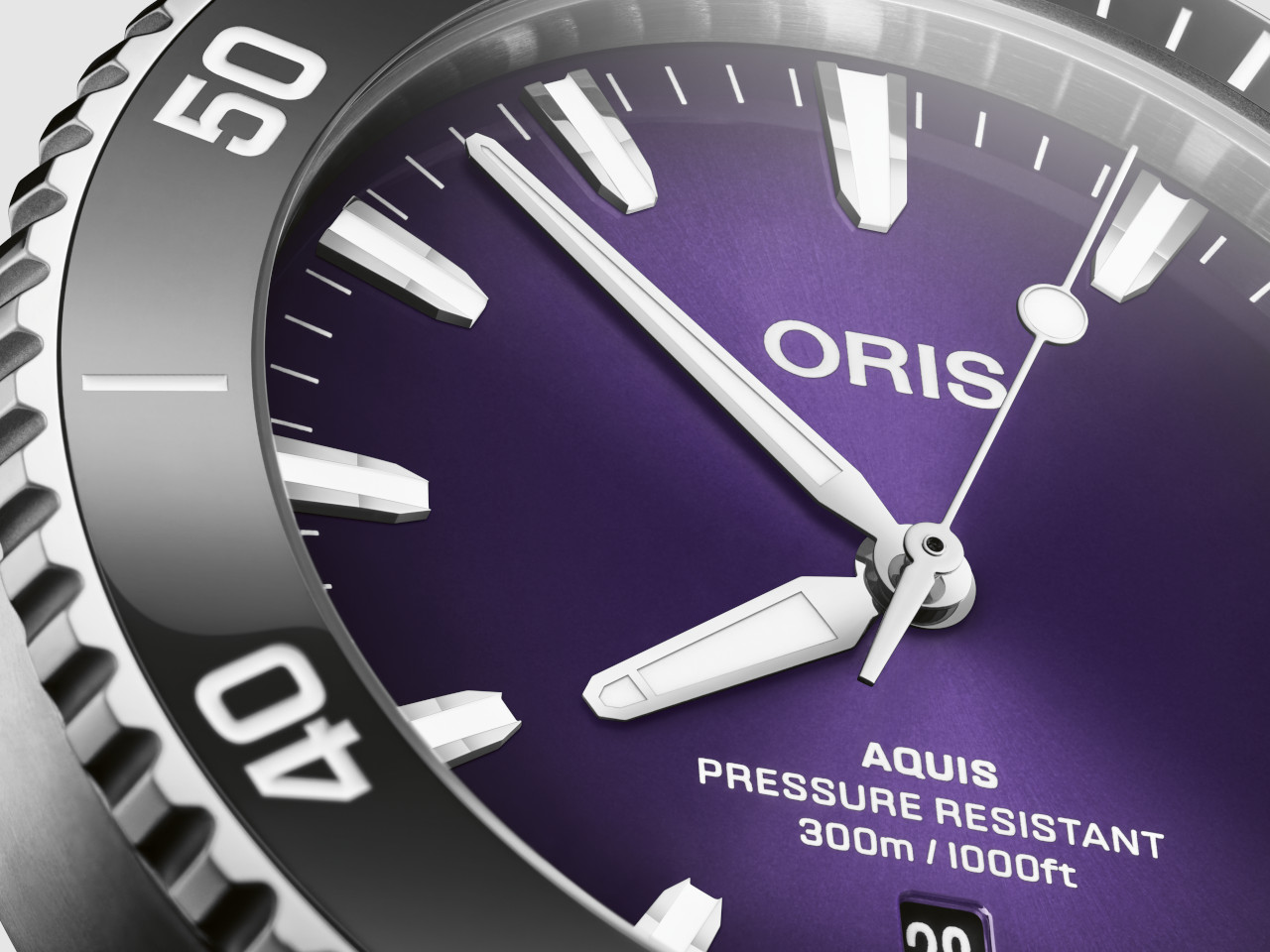 Oris Aquis Date Taste of Summer Automatik Edelstahl 43,5mm violettes Zifferblatt Metallband