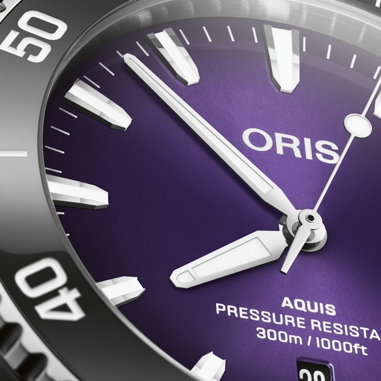 Oris Aquis Date Taste of Summer Automatik Edelstahl 43,5mm violettes Zifferblatt Metallband