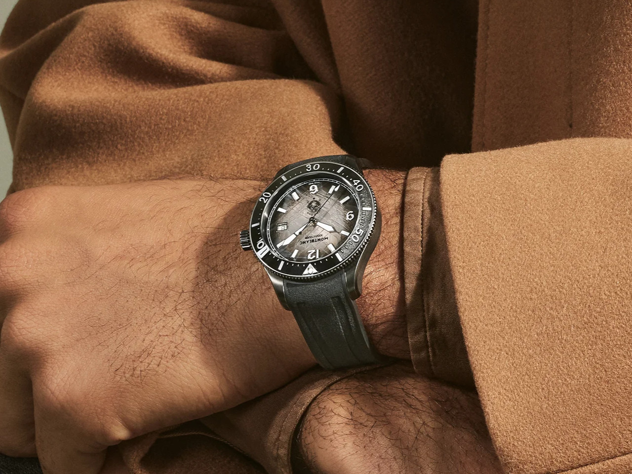 Montblanc 1858 Iced Sea Date 0 Oxygen Automatik Edelstahl 41mm graues Zifferblatt schwarzes Kautschukband