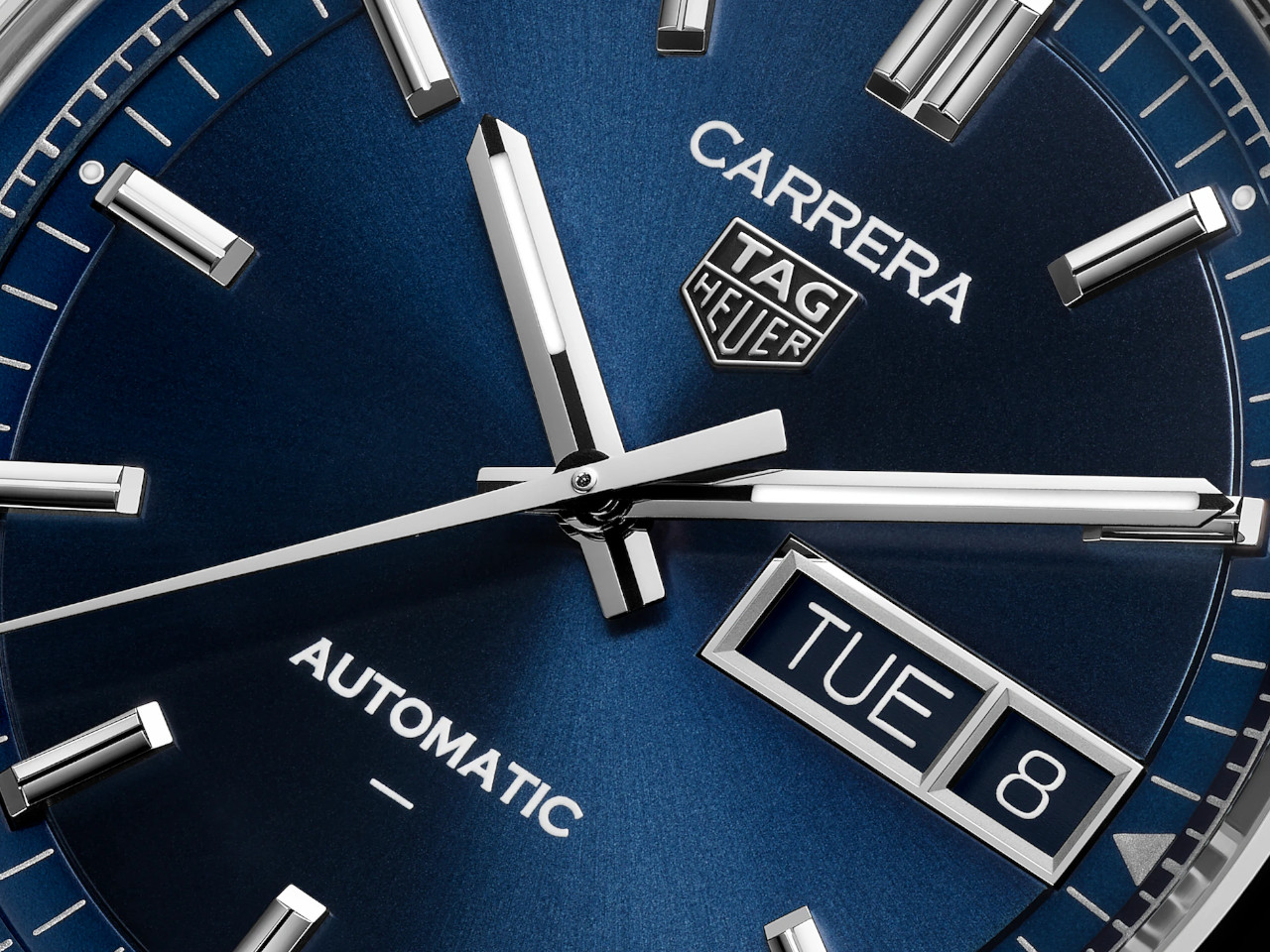 TAG Heuer Carrera Day-Date Automatik Edelstahl 41mm blaues Zifferblatt