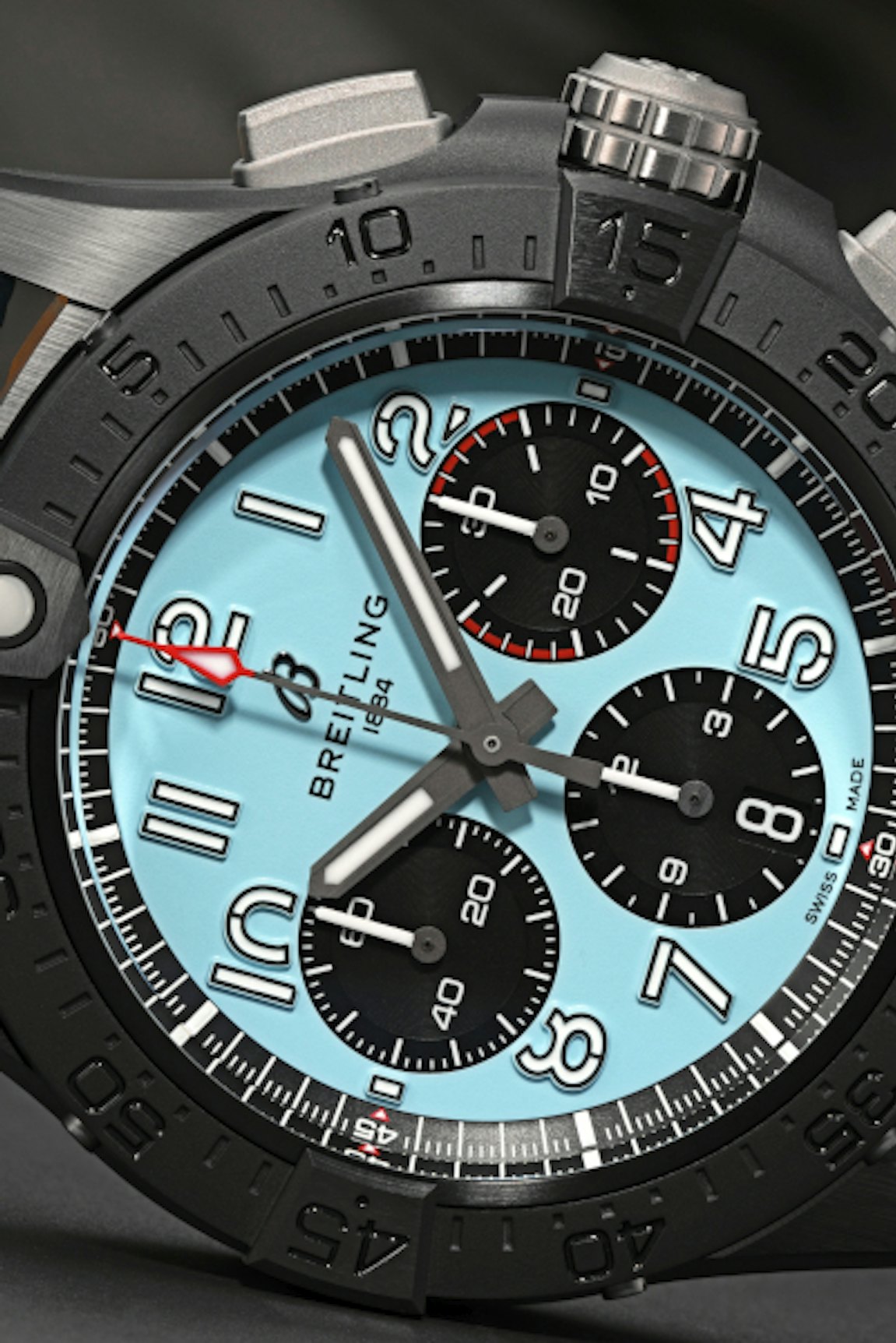 Breitling Markenbanner Avenger B01 Chronograph 42
