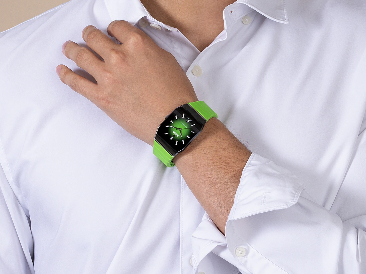 Rado Anatom Automatik Keramik 32,5mm schwarz-grünes Zifferblatt grünes Kautschukband am Handgelenk