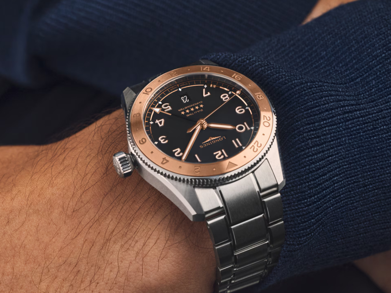 Longines Spirit Zulu Time 1925 Automatik Edelstahl 39mm schwarzes Zifferblatt Metallband am Handgelenk