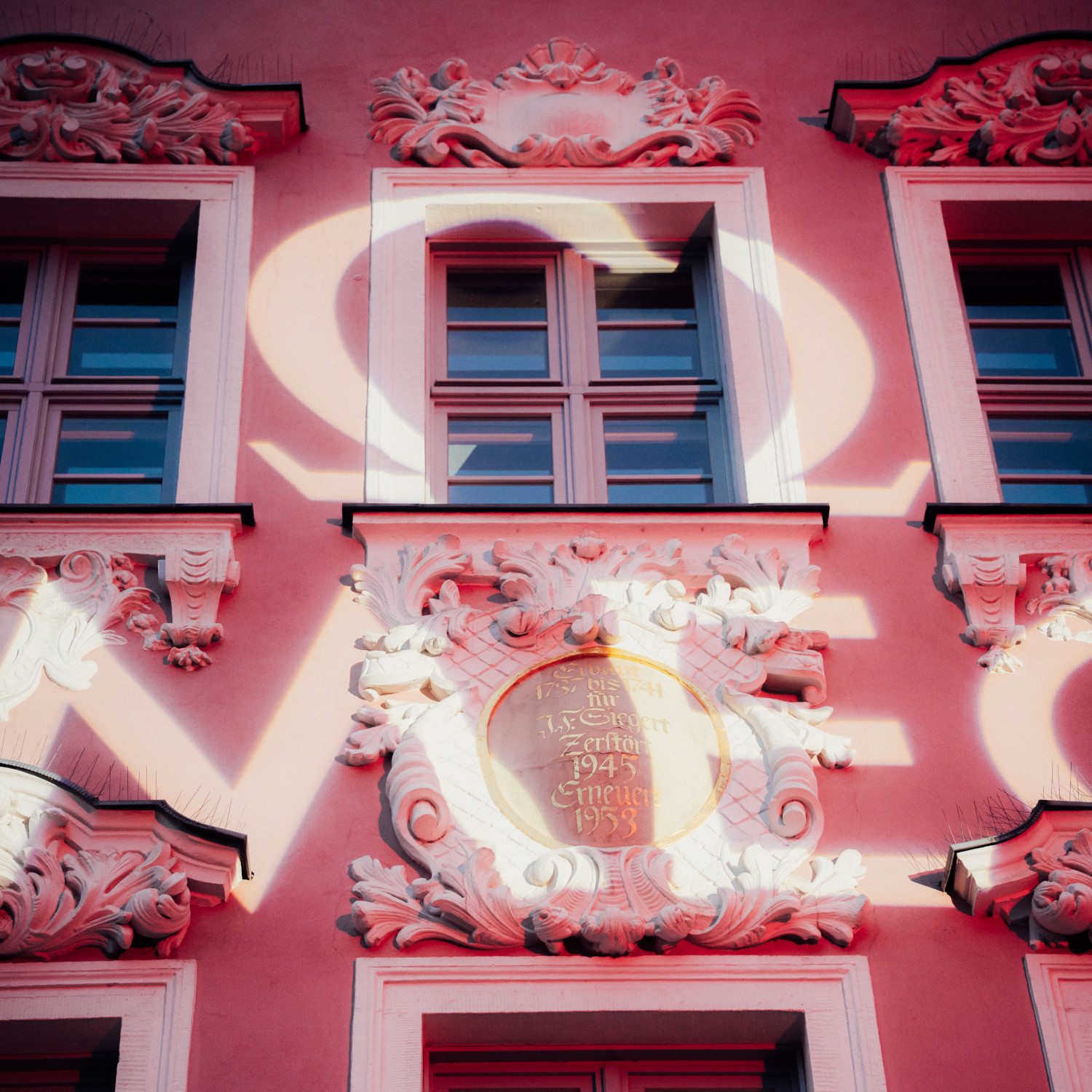 Omega Lounge Eröffnung | Fassade