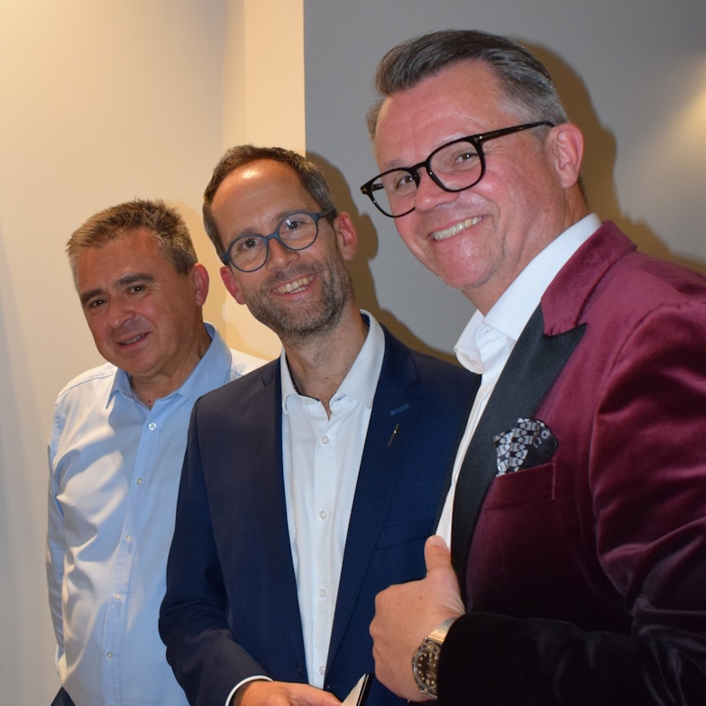 Omega Lounge Eröffnung | Gastgeber