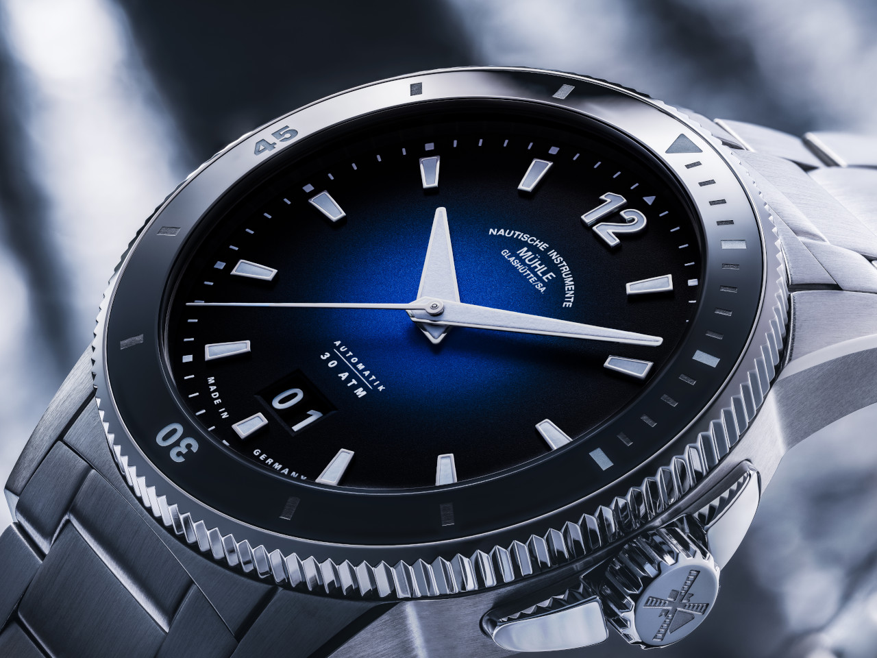 Mühle Glashütte Sportivo Großdatum blaues Zifferblatt