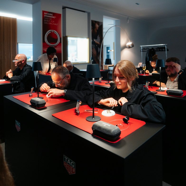 TAG Heuer Watchmaking Class | Erste Gruppe Gäste