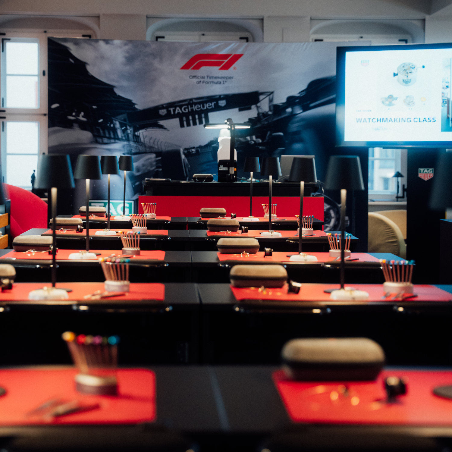 TAG Heuer Watchmaking Class | Arbeitsplätze