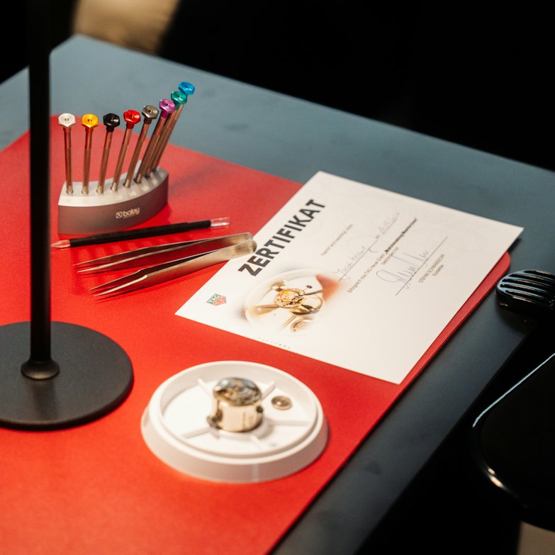 TAG Heuer Watchmaking Class | Zertifikat für Teilnahme