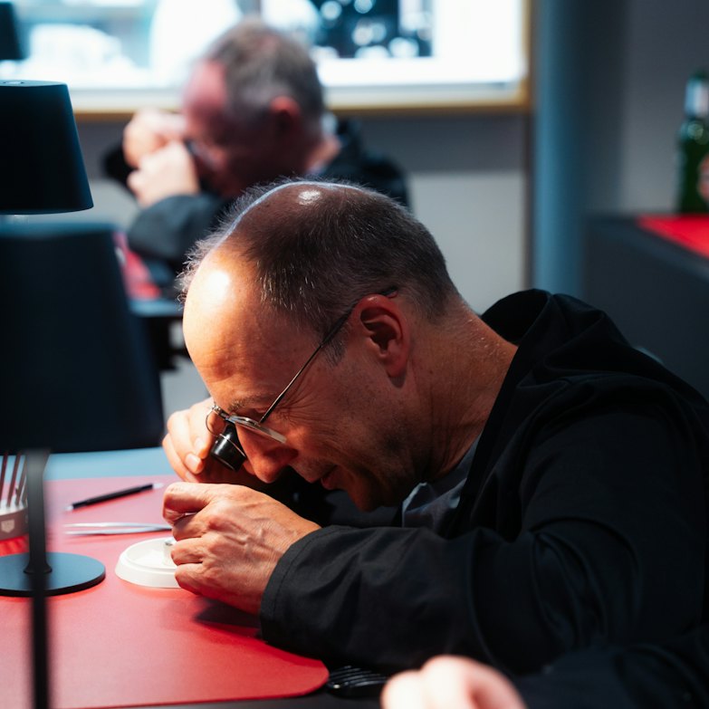 TAG Heuer Watchmaking Class | Arbeit am Uhrwerk