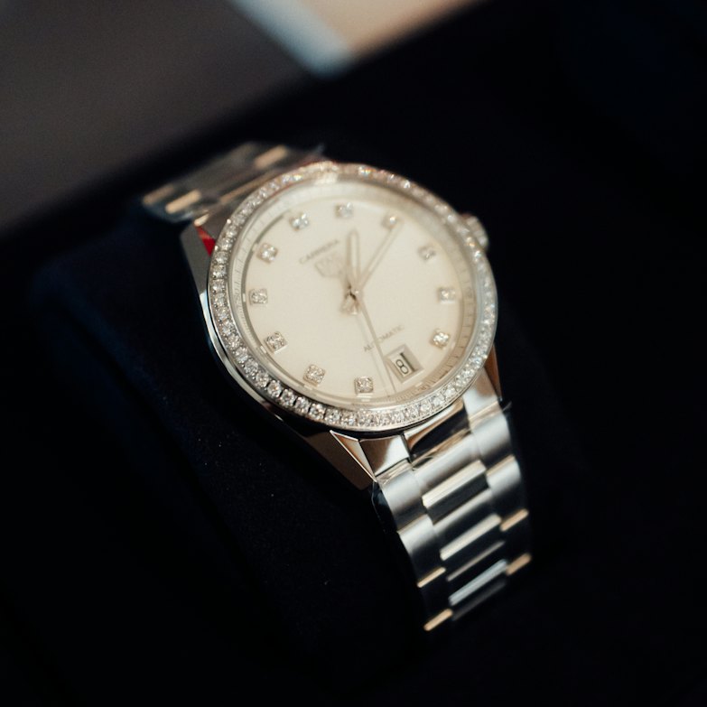 TAG Heuer Watchmaking Class | TAG Heuer Carrera Date mit Diamanten
