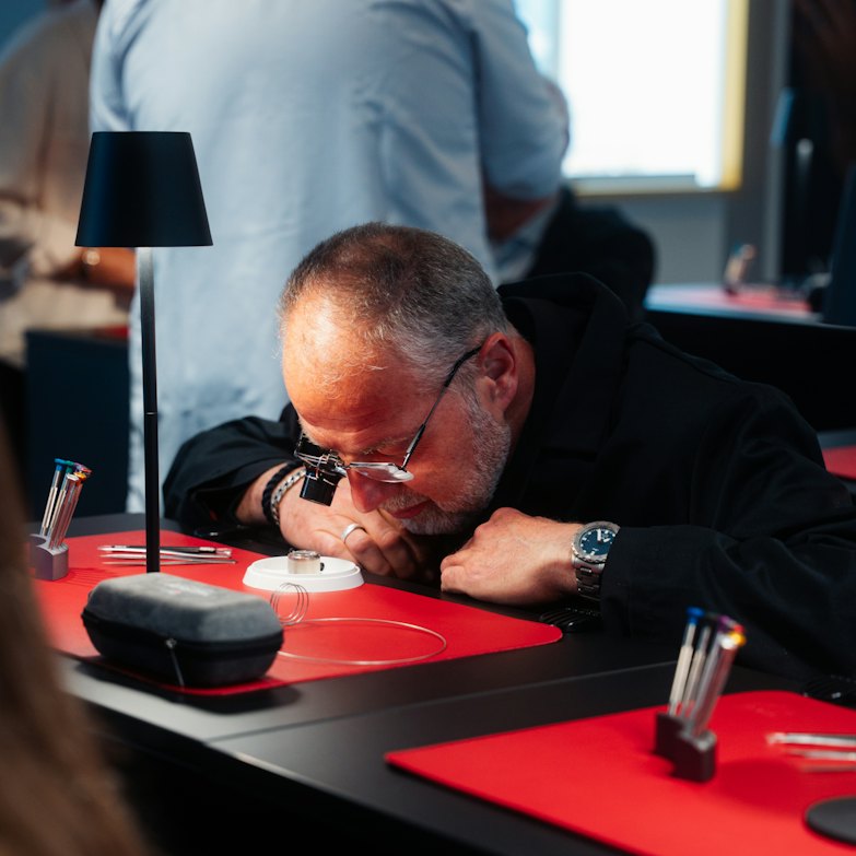TAG Heuer Watchmaking Class | Akribische Arbeit