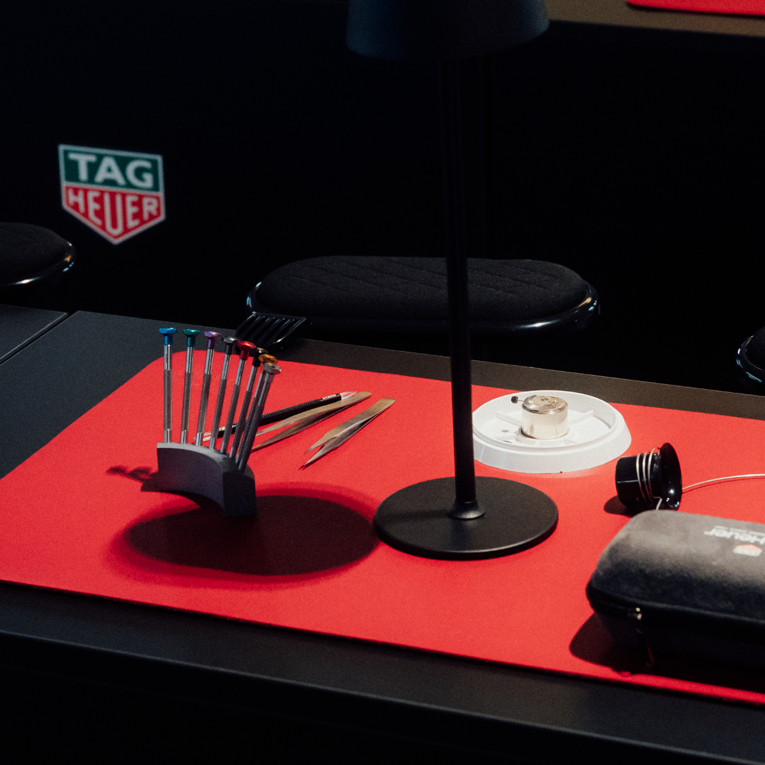 TAG Heuer Watchmaking Class | Arbeitsplatz des Uhrmachers