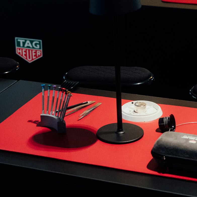 TAG Heuer Watchmaking Class | Arbeitsplatz des Uhrmachers