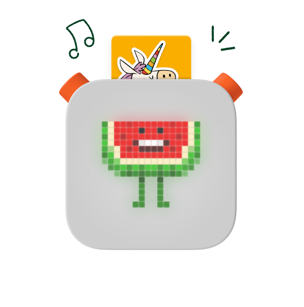 Lecteur Yoto avec pixel art pastèque et une carte Make Your Own insérée
