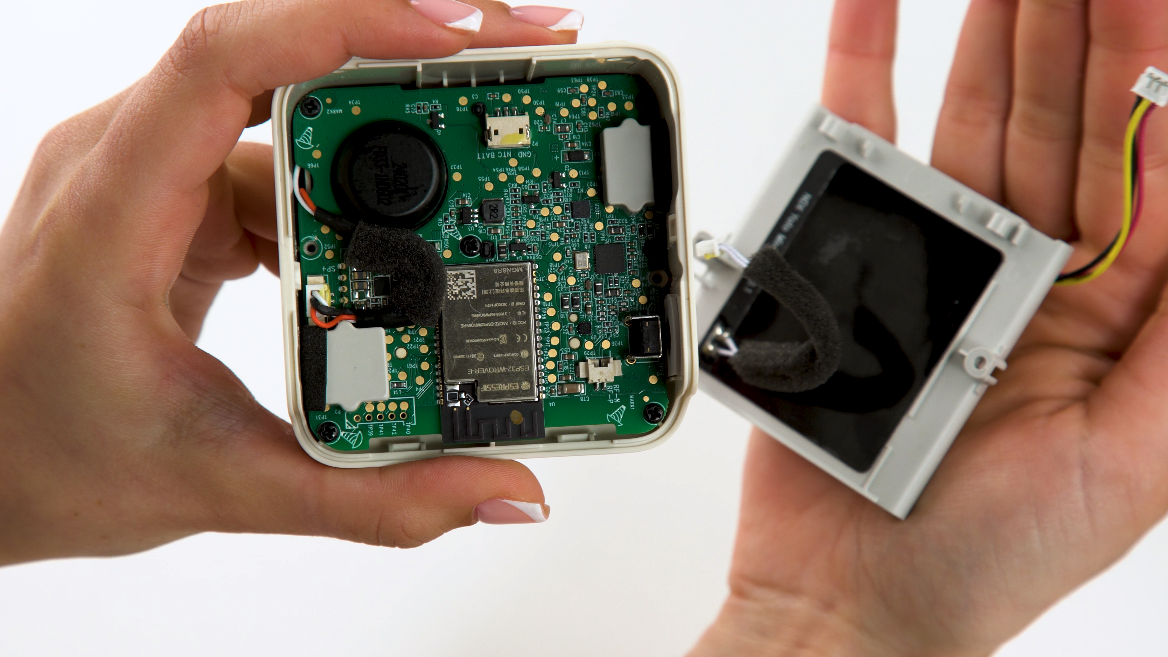 Dispose of any old parts. Do not dispose of batteries in household waste as this is a fire hazard!