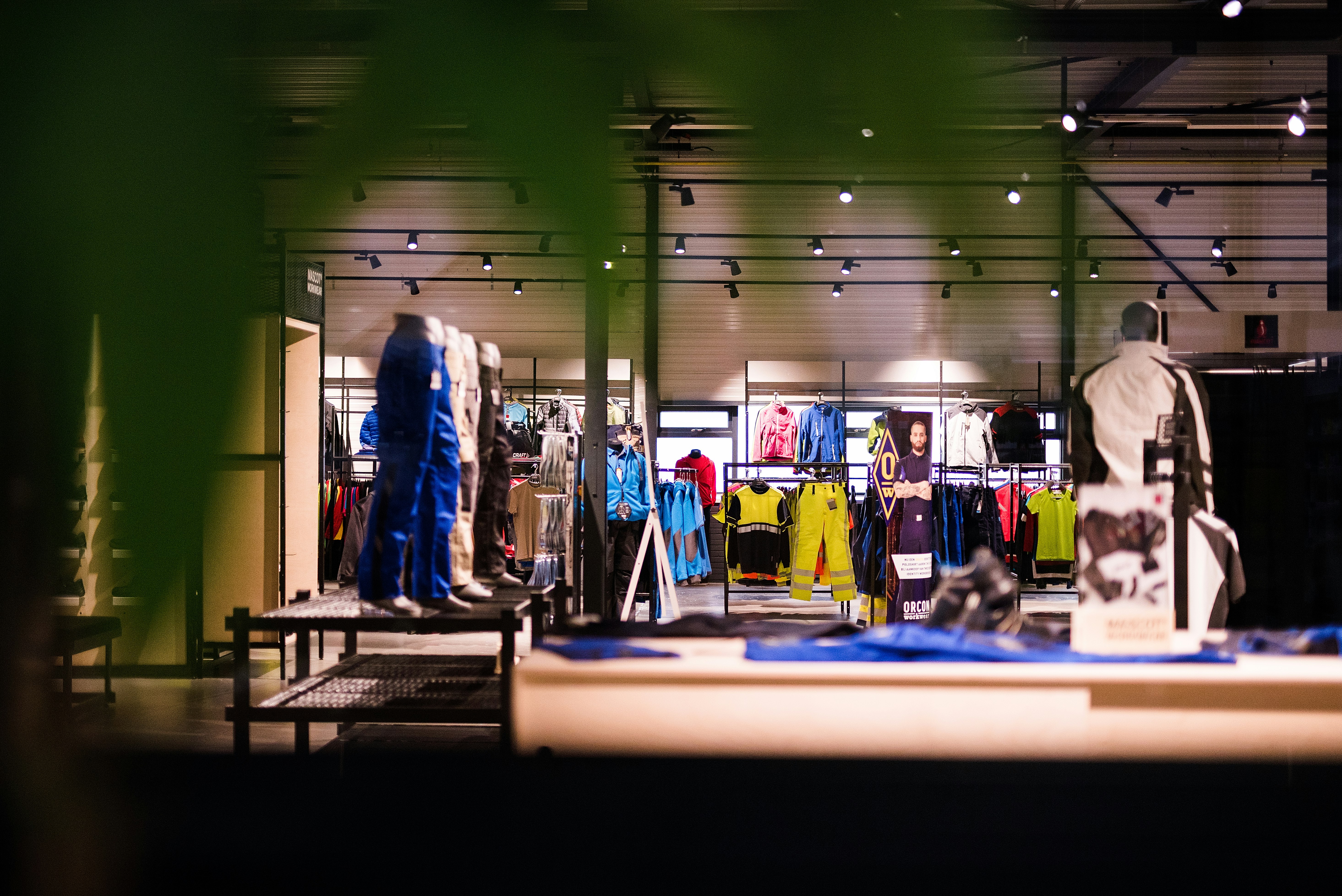 Showroom Bedrijfskleding Profimex Rijssen