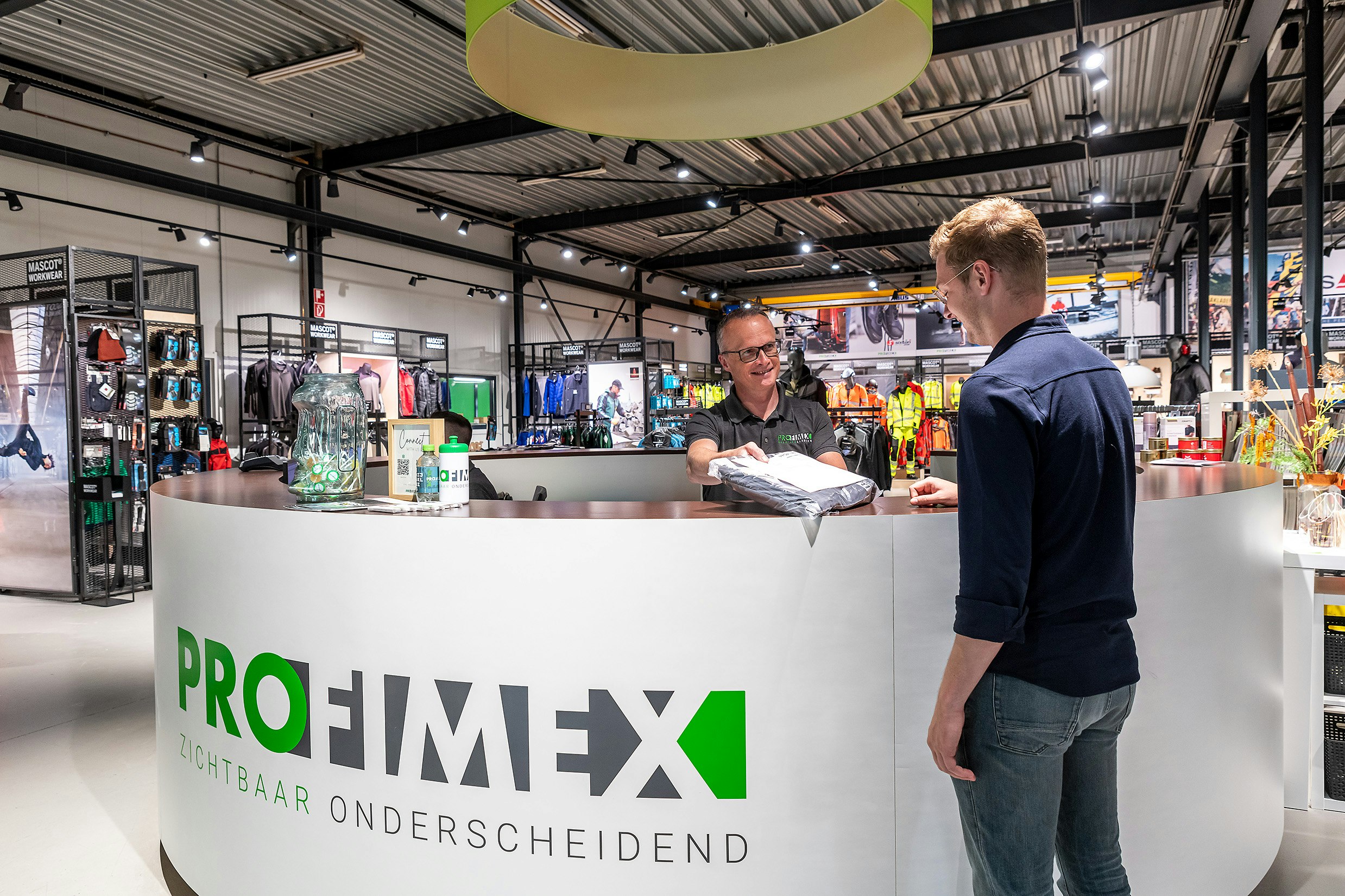 Showroom Bedrijfskleding Profimex Rijssen