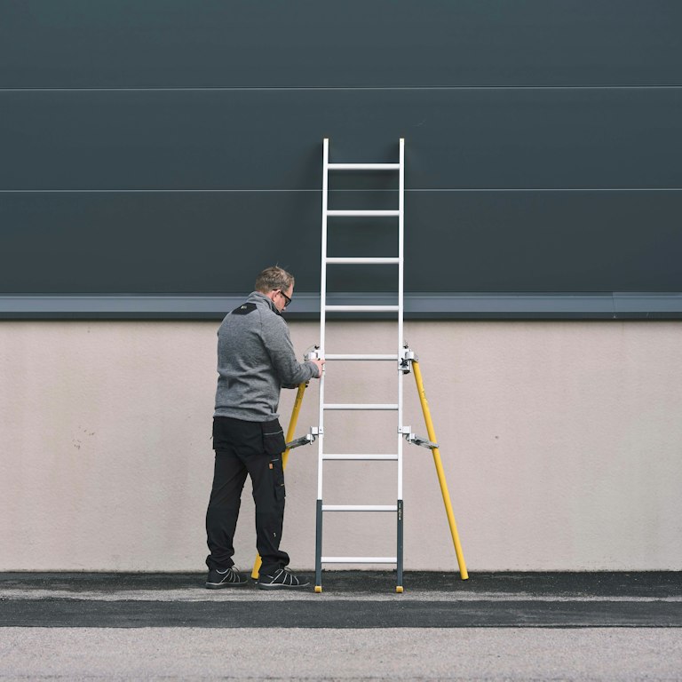 Using Ladder Correctly Lifts | W.steps