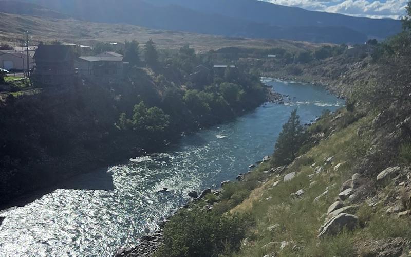 cliff overlooking the yellowstone river