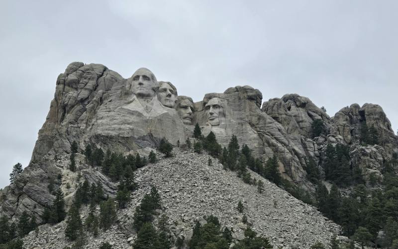 Mount Rushmore on a cloudy day