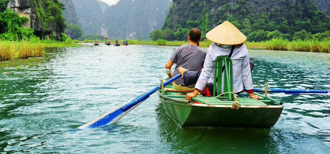 Small boat tour with tour guide in Vietnam