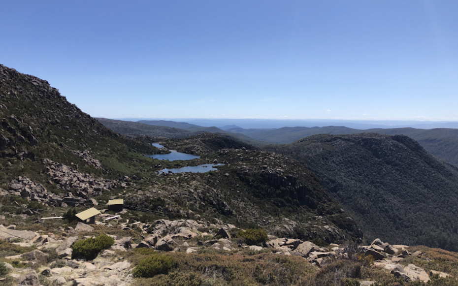 Tarn Shelf