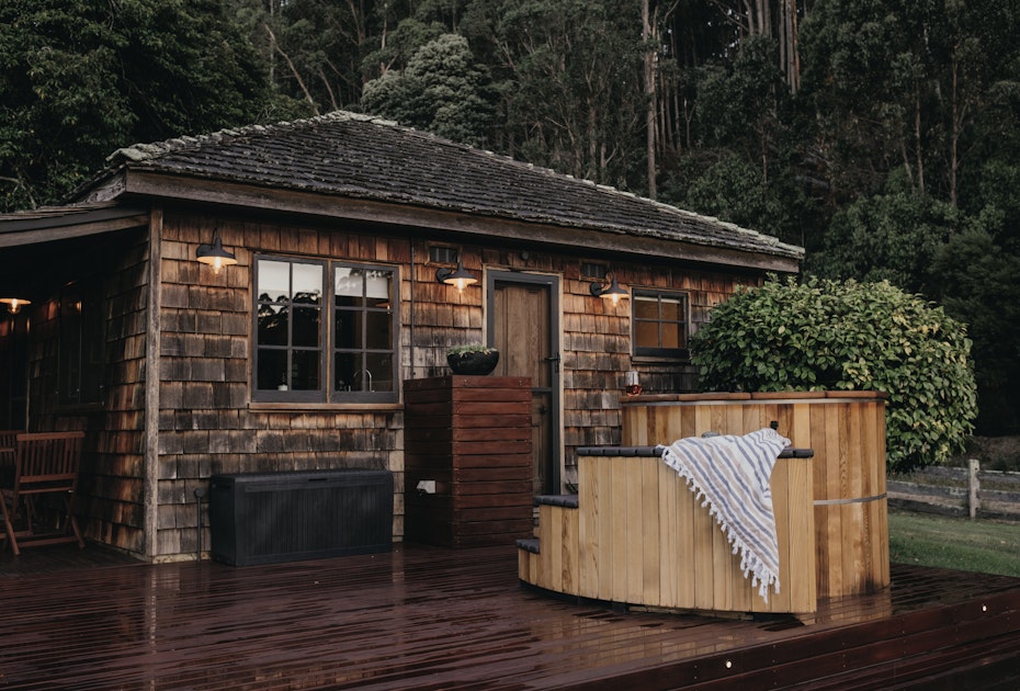 cedar cottage and hot tub