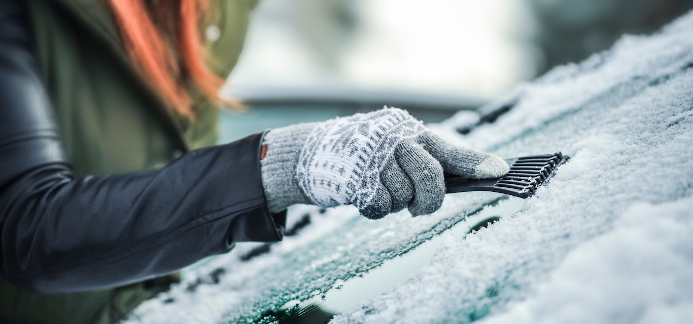 How to defrost a car windscreen – RACT