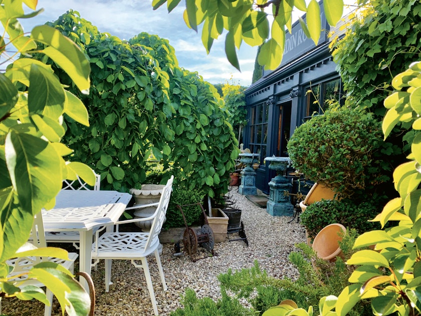 Jardin Room garden